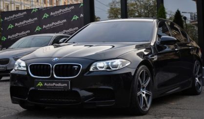 BMW M5 2011