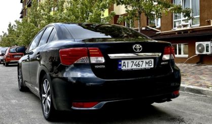 Toyota Avensis 2012