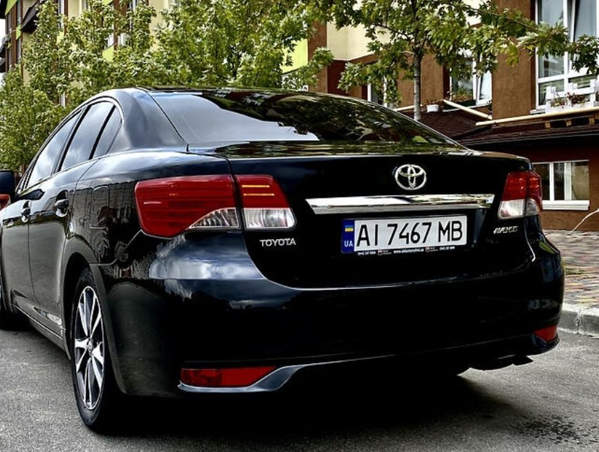 Toyota Avensis 2012