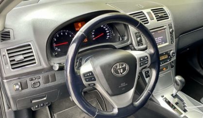 Toyota Avensis 2012