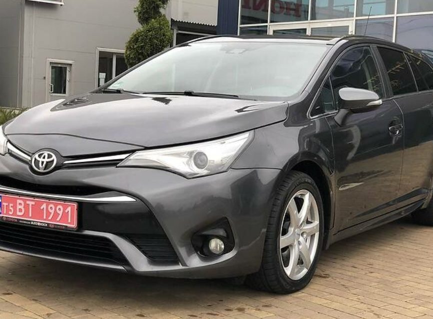 Toyota Avensis 2015