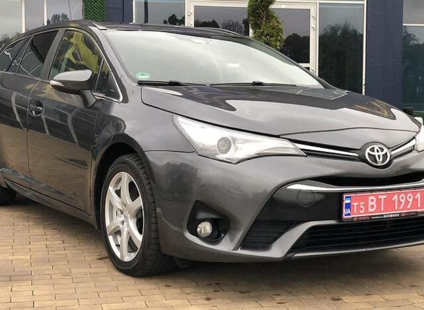 Toyota Avensis 2015