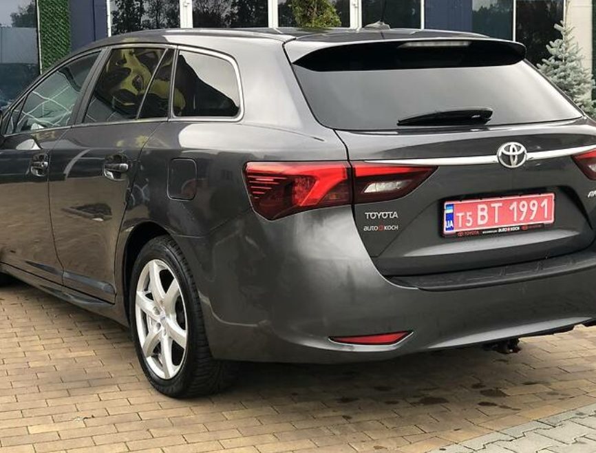 Toyota Avensis 2015