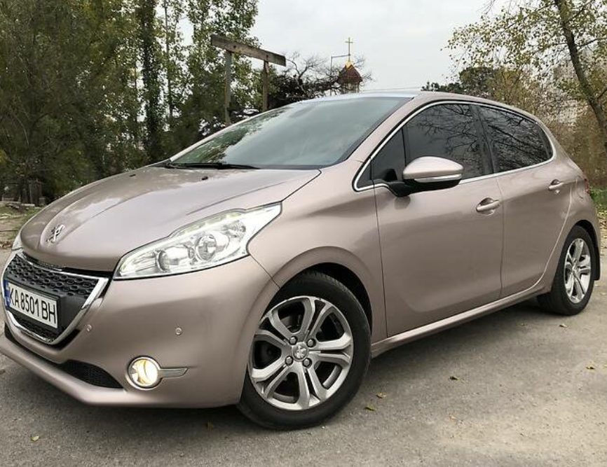 Peugeot 208 2013