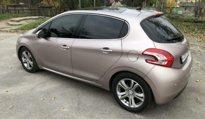 Peugeot 208 2013