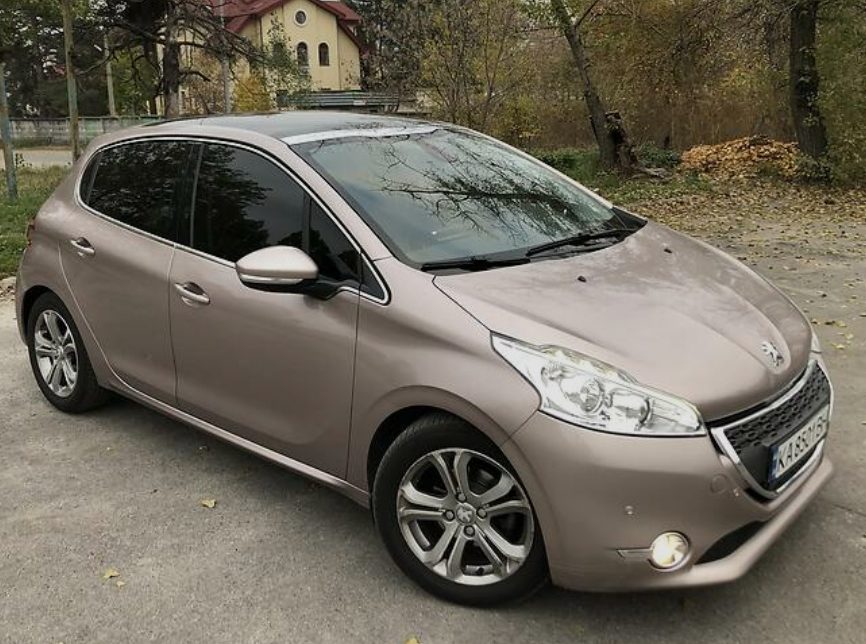 Peugeot 208 2013