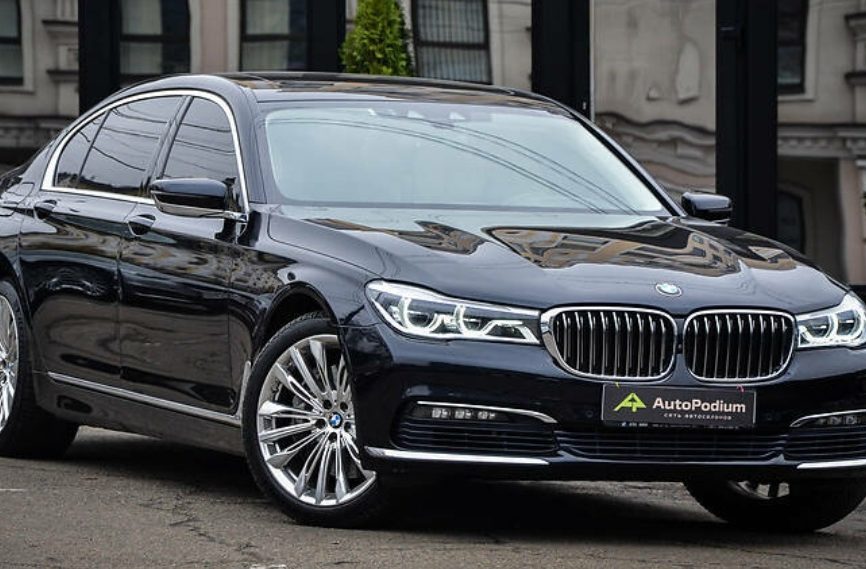 BMW 750 2016