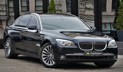 BMW 750 2011