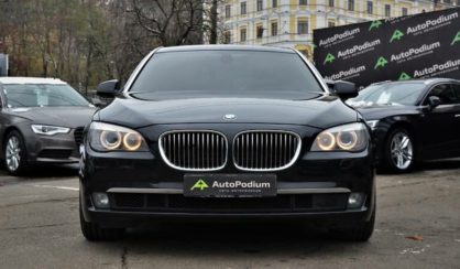 BMW 750 2011