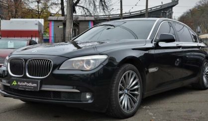 BMW 750 2011