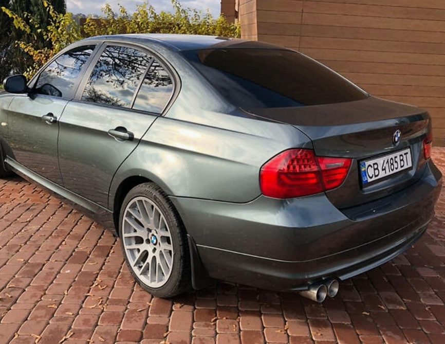 BMW 320 2008