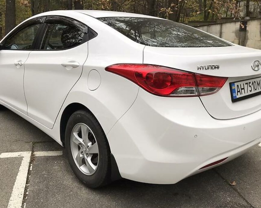 Hyundai Elantra 2012