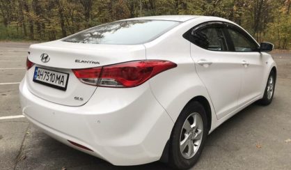 Hyundai Elantra 2012