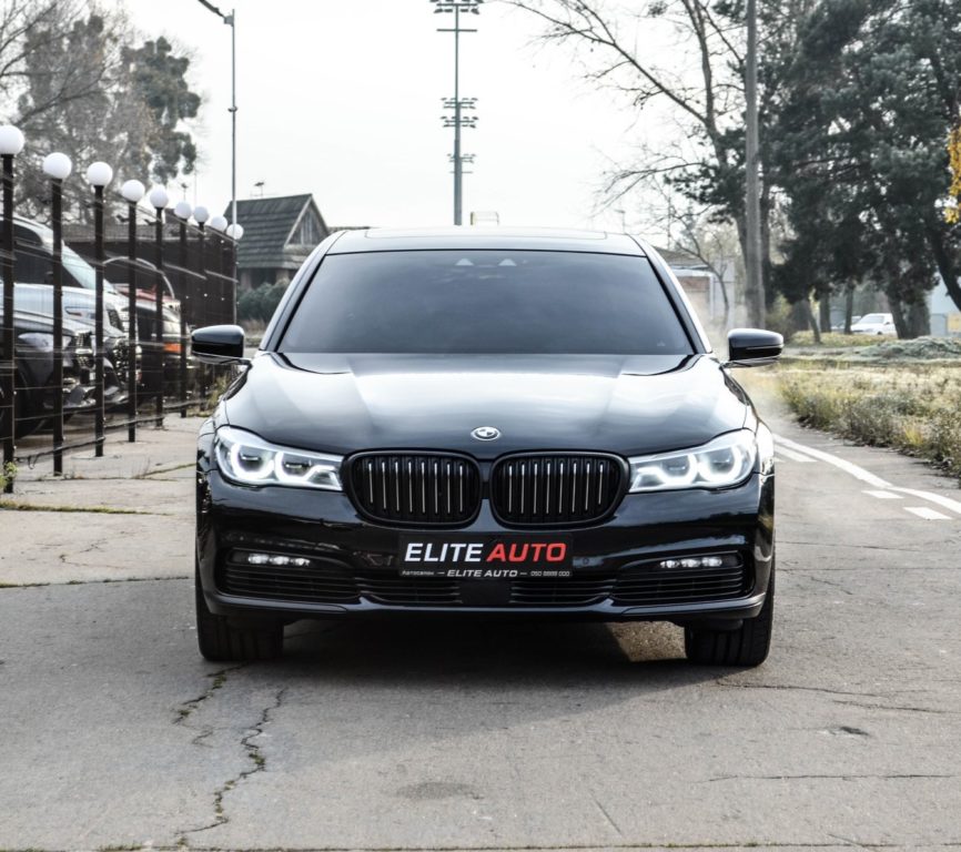 BMW 750 2018