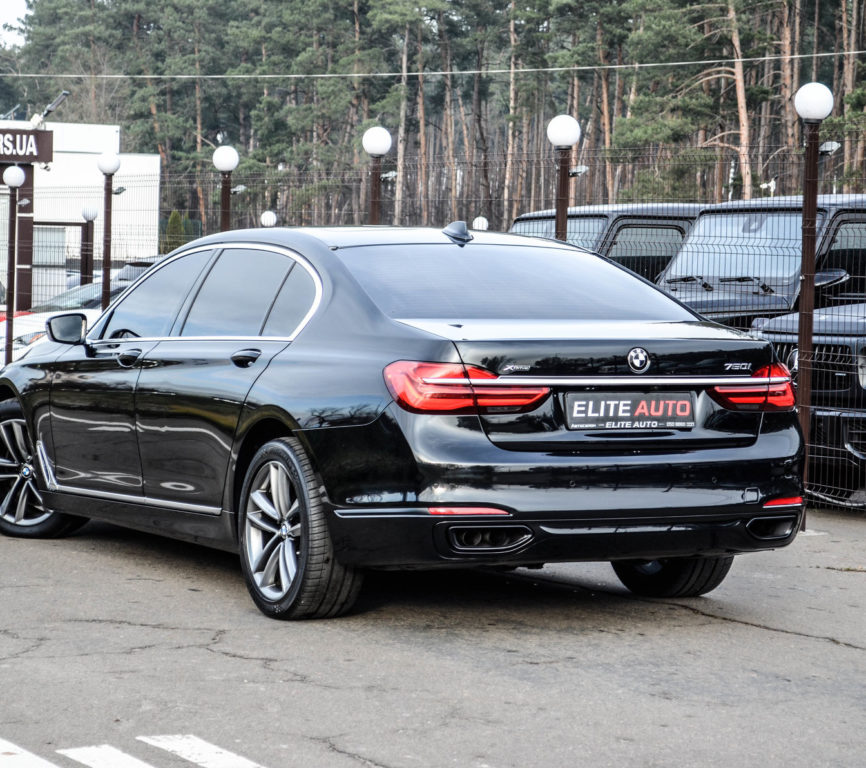 BMW 750 2018