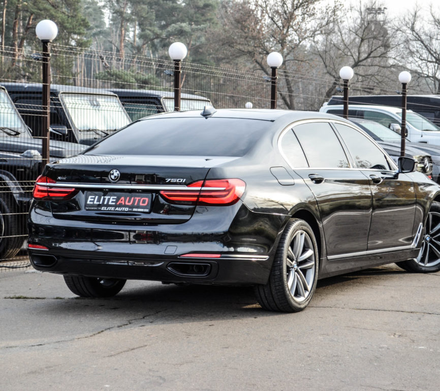 BMW 750 2018