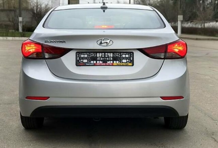 Hyundai Elantra 2015