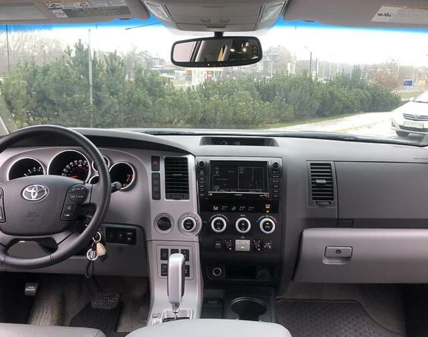 Toyota Sequoia 2008