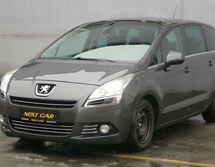 Peugeot 5008 2011