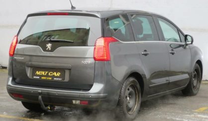 Peugeot 5008 2011