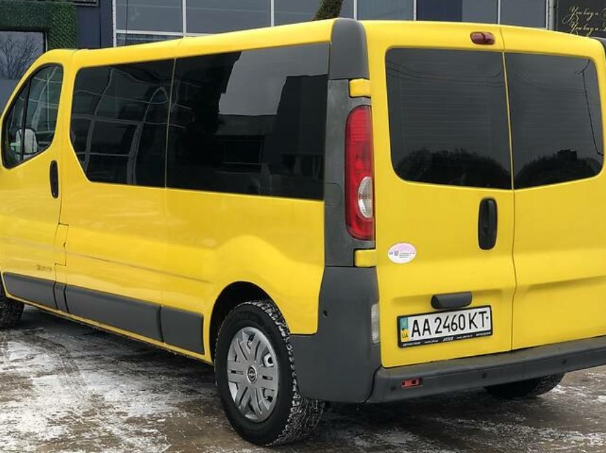 Opel Vivaro пасс. 2010