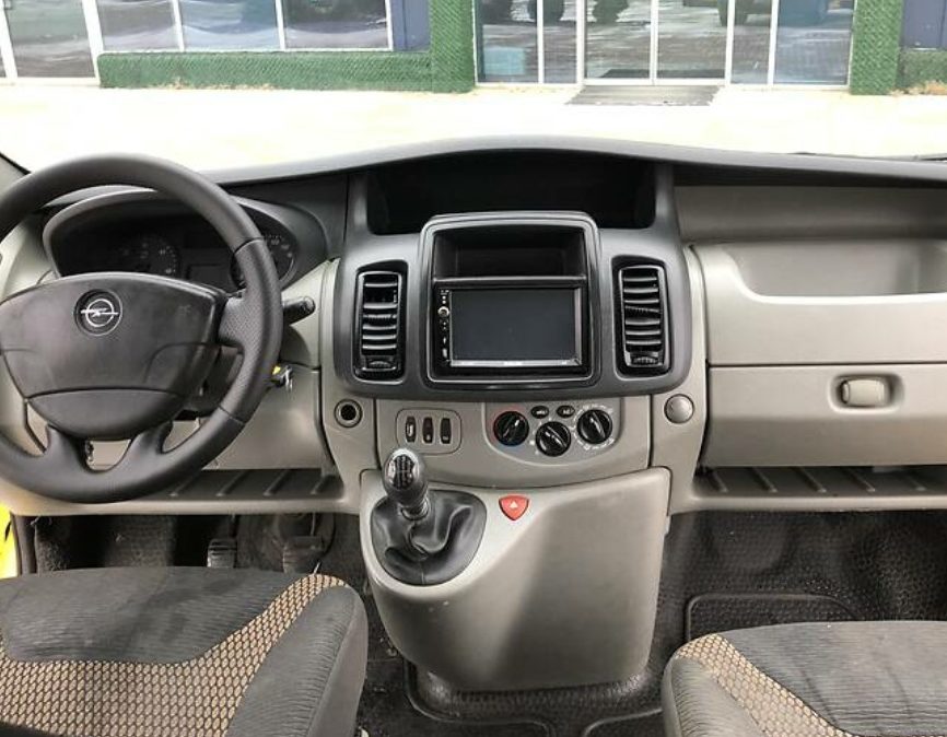 Opel Vivaro пасс. 2010