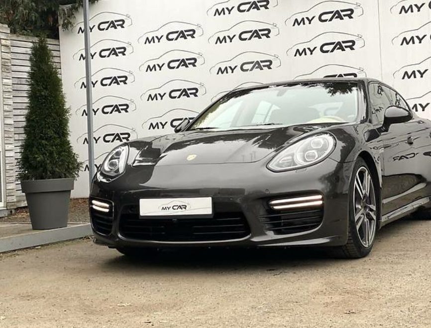 Porsche Panamera GTS 2012