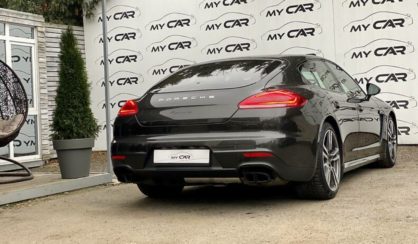 Porsche Panamera GTS 2012