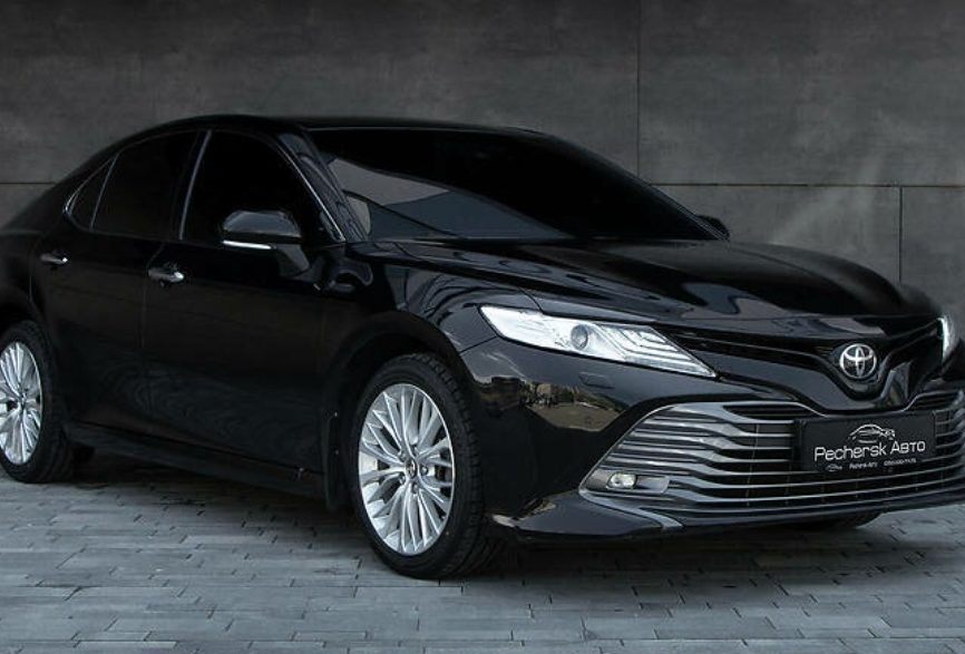 Toyota Camry 2019