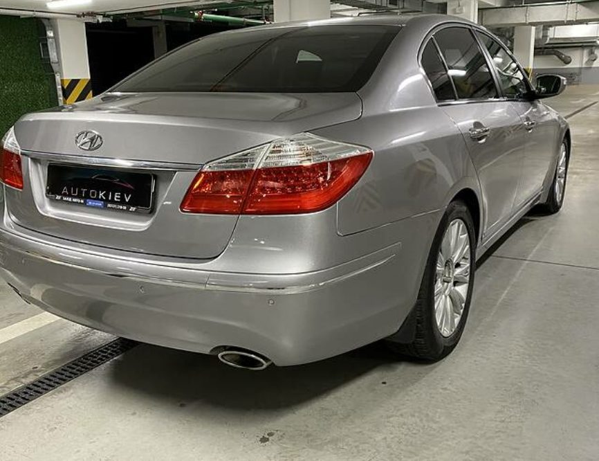 Hyundai Genesis 2008