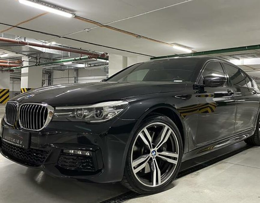 BMW 750 2016