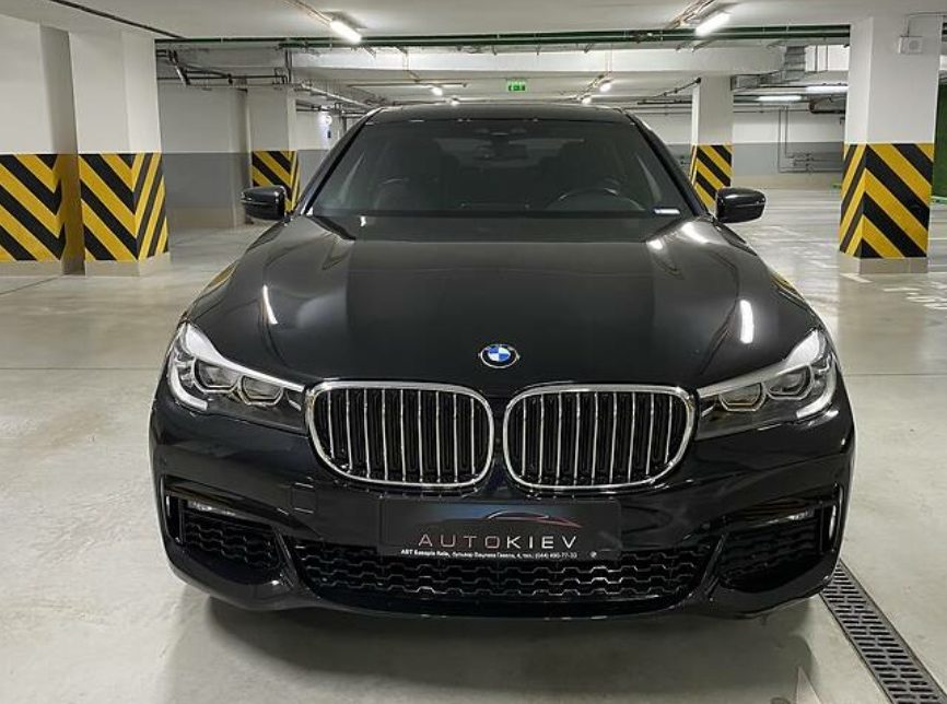 BMW 750 2016