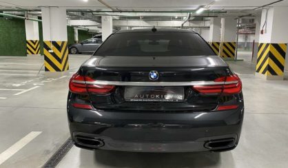 BMW 750 2016