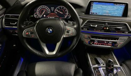 BMW 750 2016