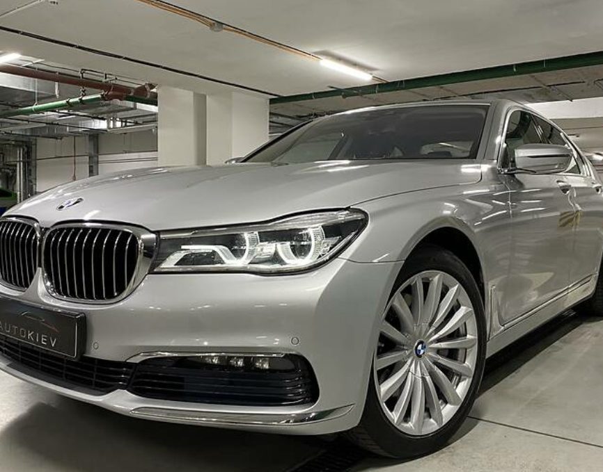 BMW 740 2016