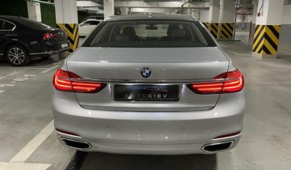 BMW 740 2016