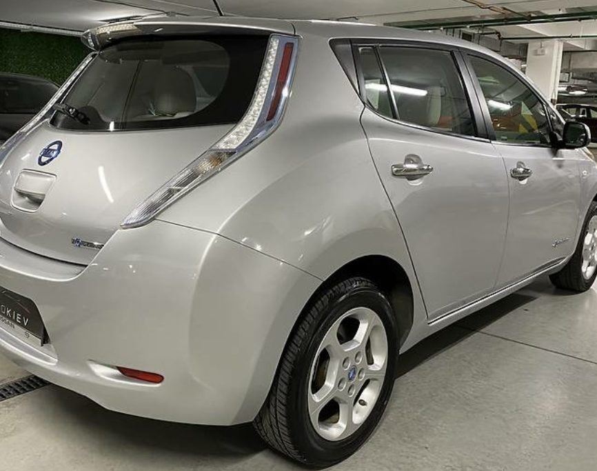 Nissan Leaf 2011