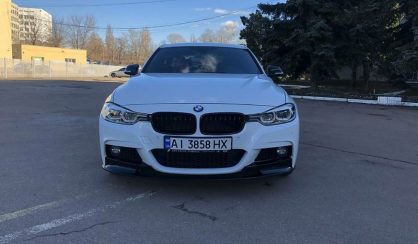 BMW 330 2018