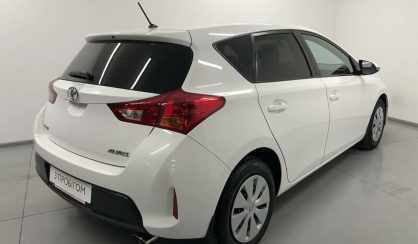 Toyota Auris 2013