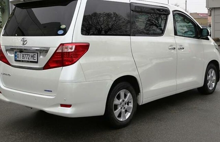 Toyota Alphard 2010