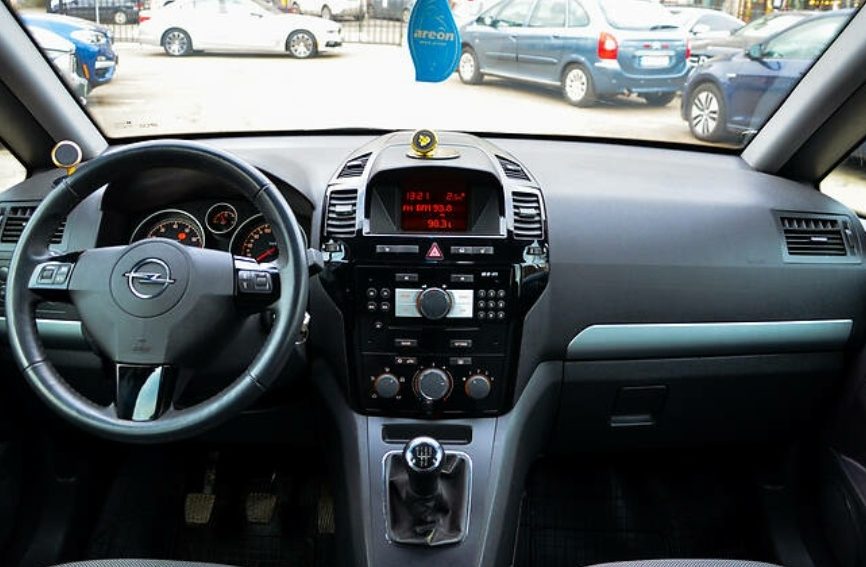 Opel Zafira 2012