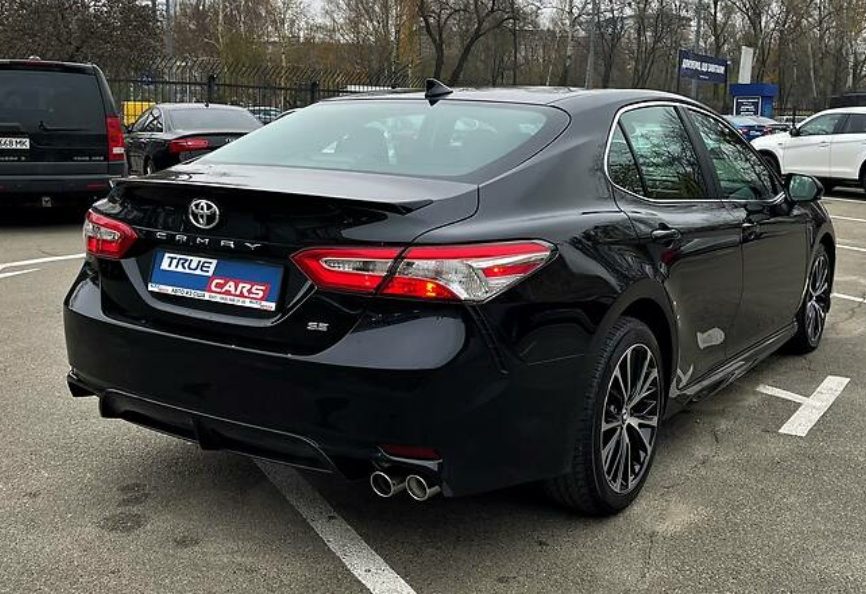 Toyota Camry 2019