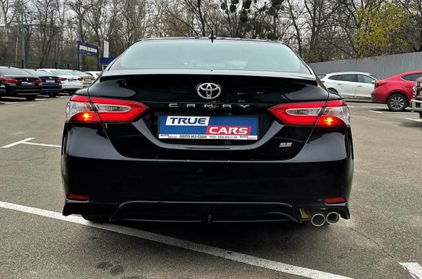 Toyota Camry 2019