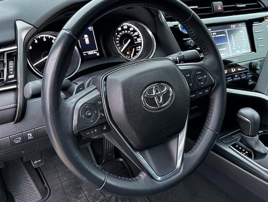 Toyota Camry 2019