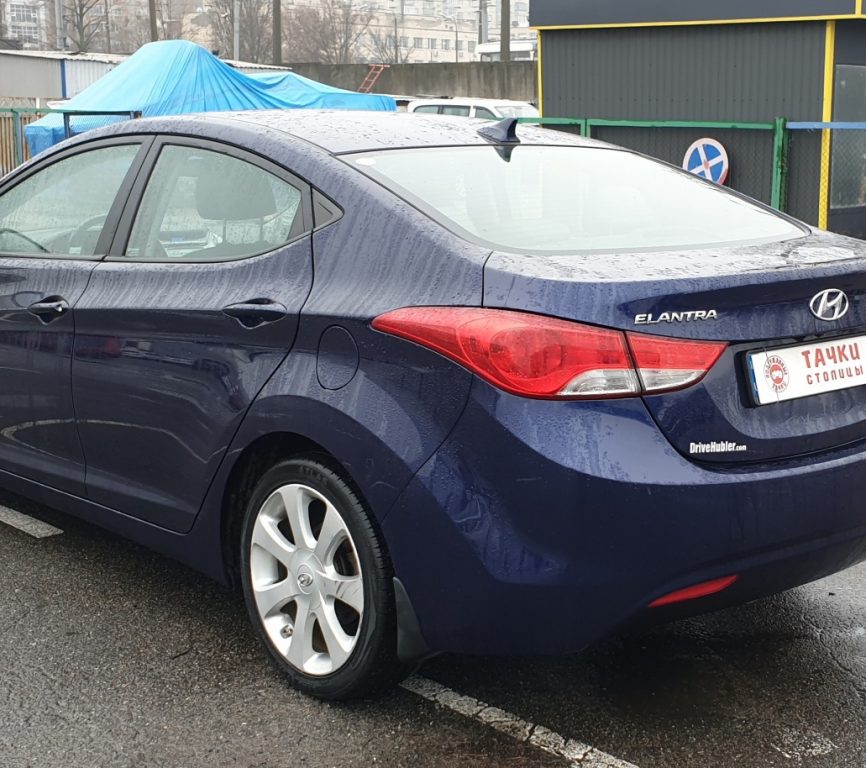 Hyundai Elantra 2012