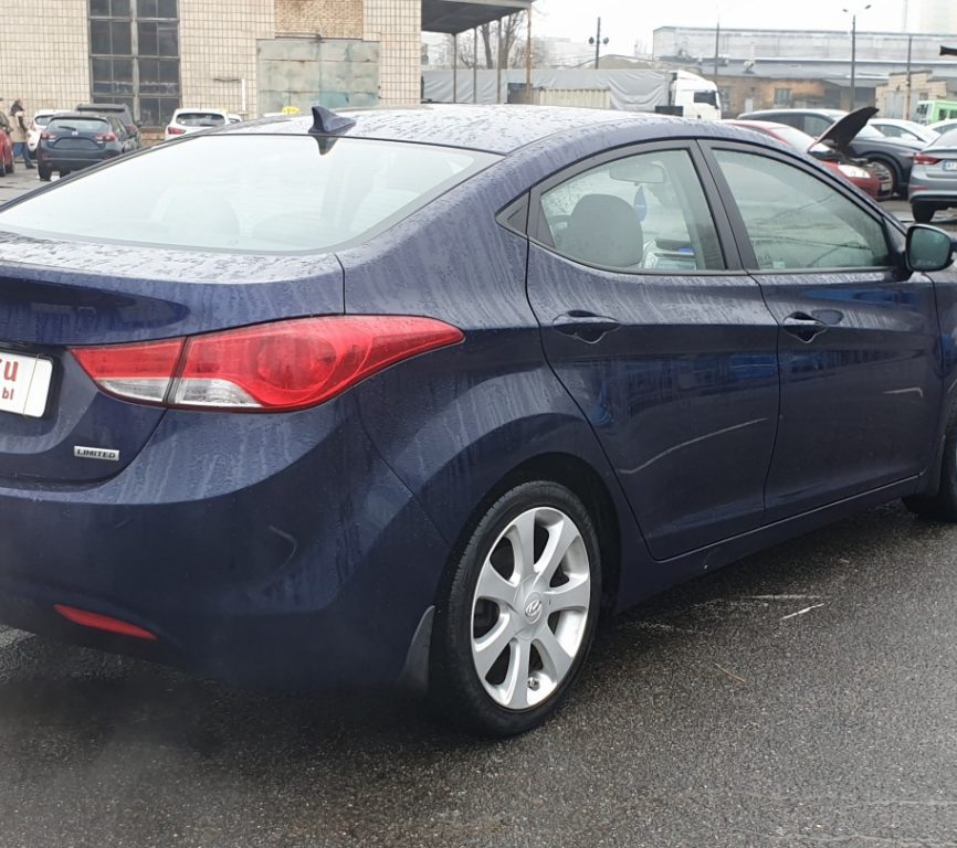 Hyundai Elantra 2012