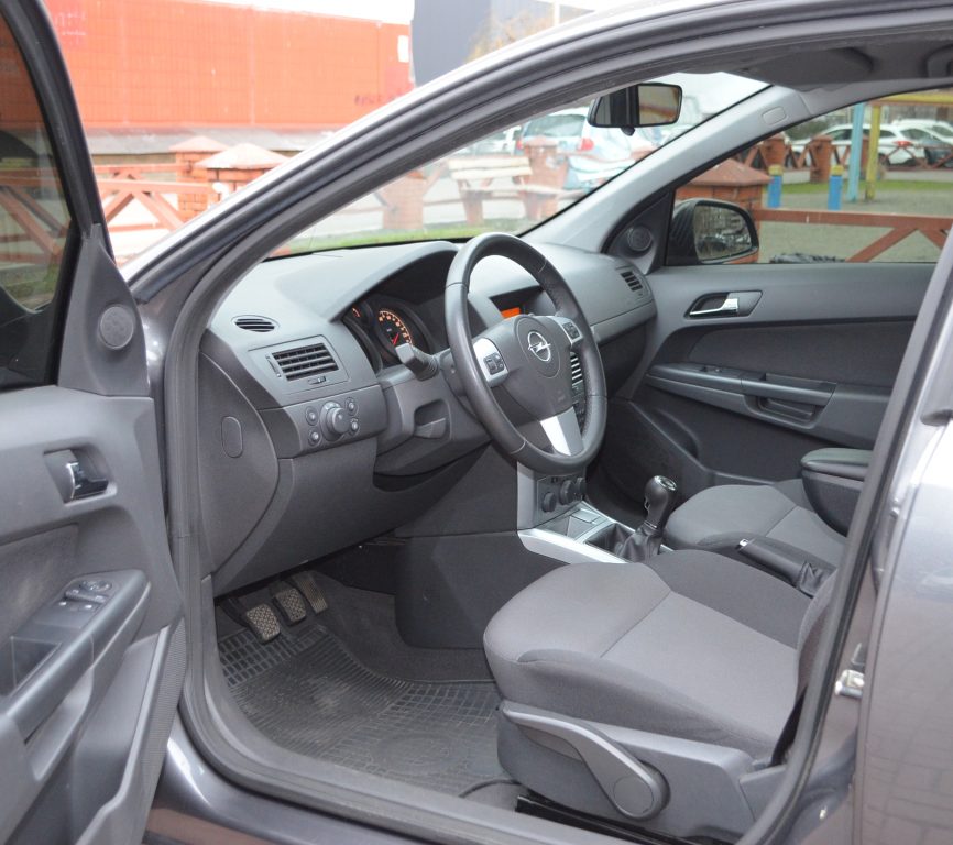 Opel Astra H 2011