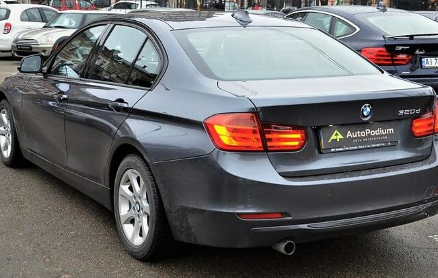 BMW 320 2012