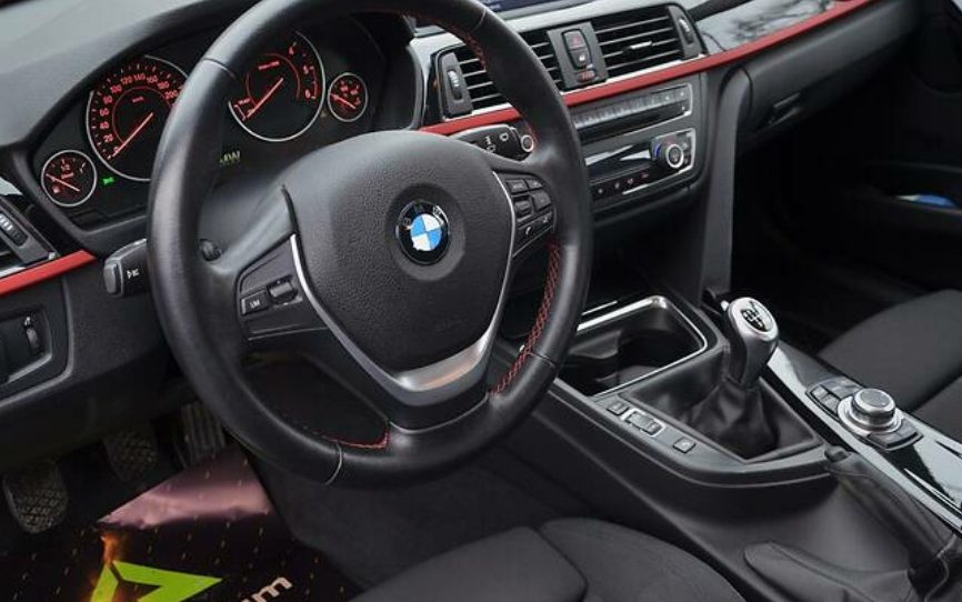 BMW 320 2012