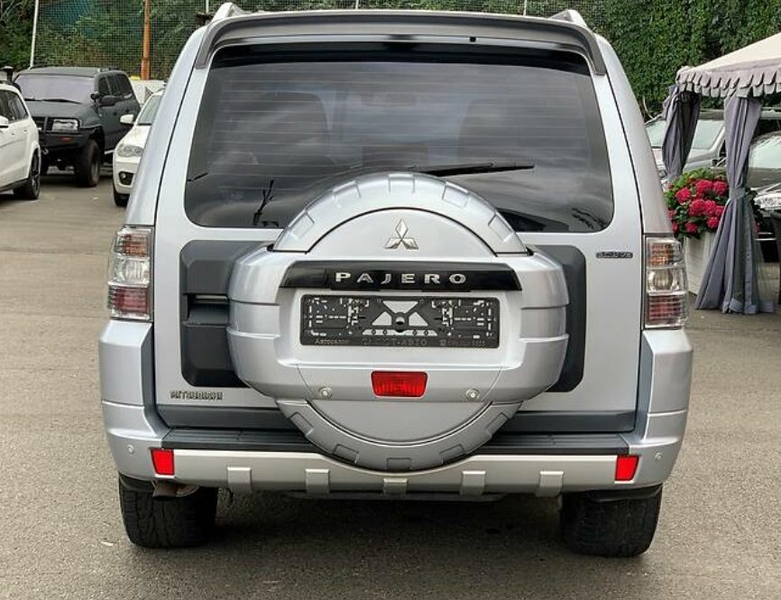 Mitsubishi Pajero Wagon 2011